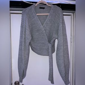 GRAY CARDIGAN/ SWEATER from Pretty Little Thing SIZE S/M